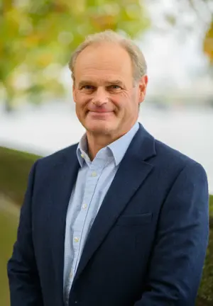 Rob Full Headshot